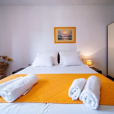 Apartments Lazaric Lopar Bagian luar foto