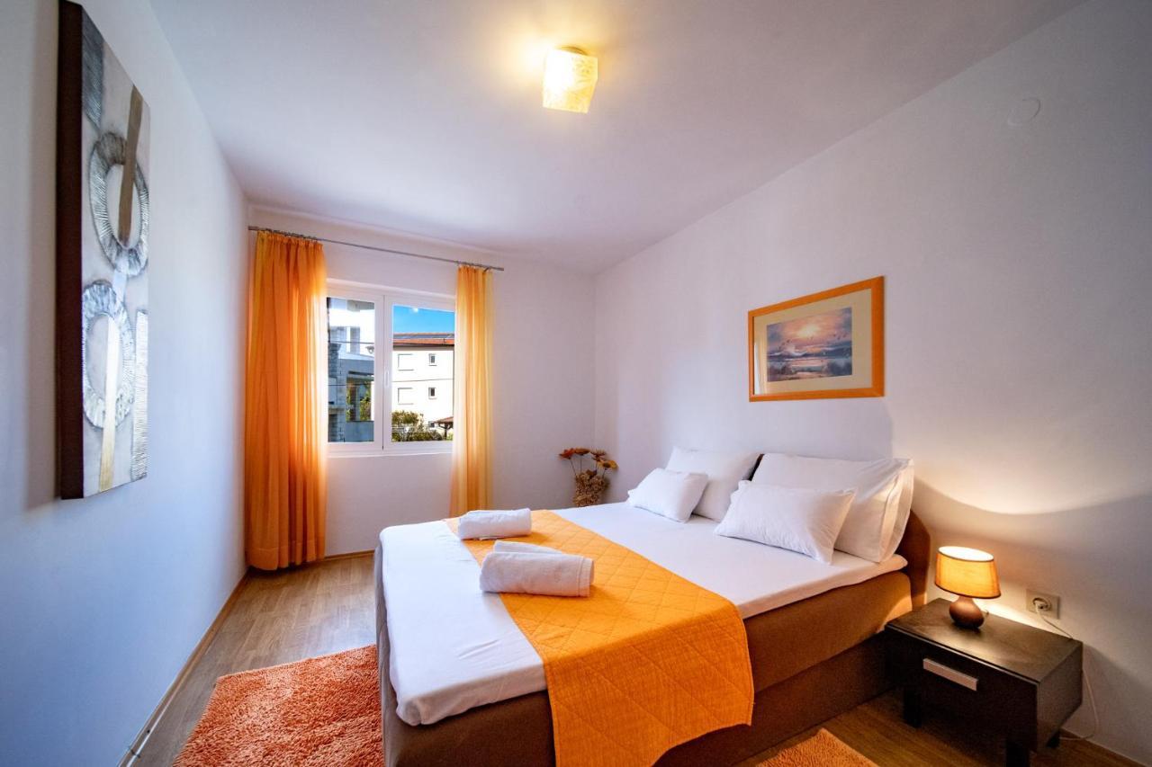 Apartments Lazaric Lopar Bagian luar foto