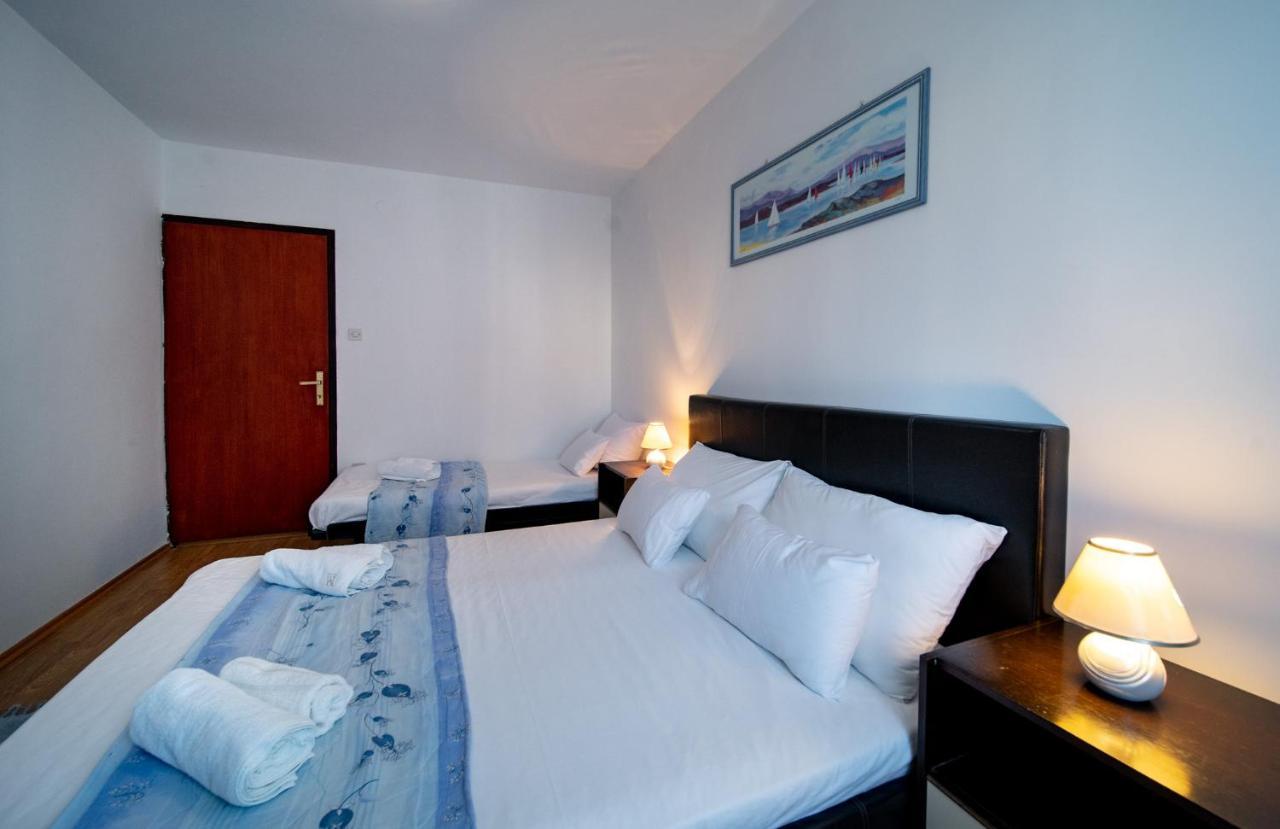 Apartments Lazaric Lopar Bagian luar foto
