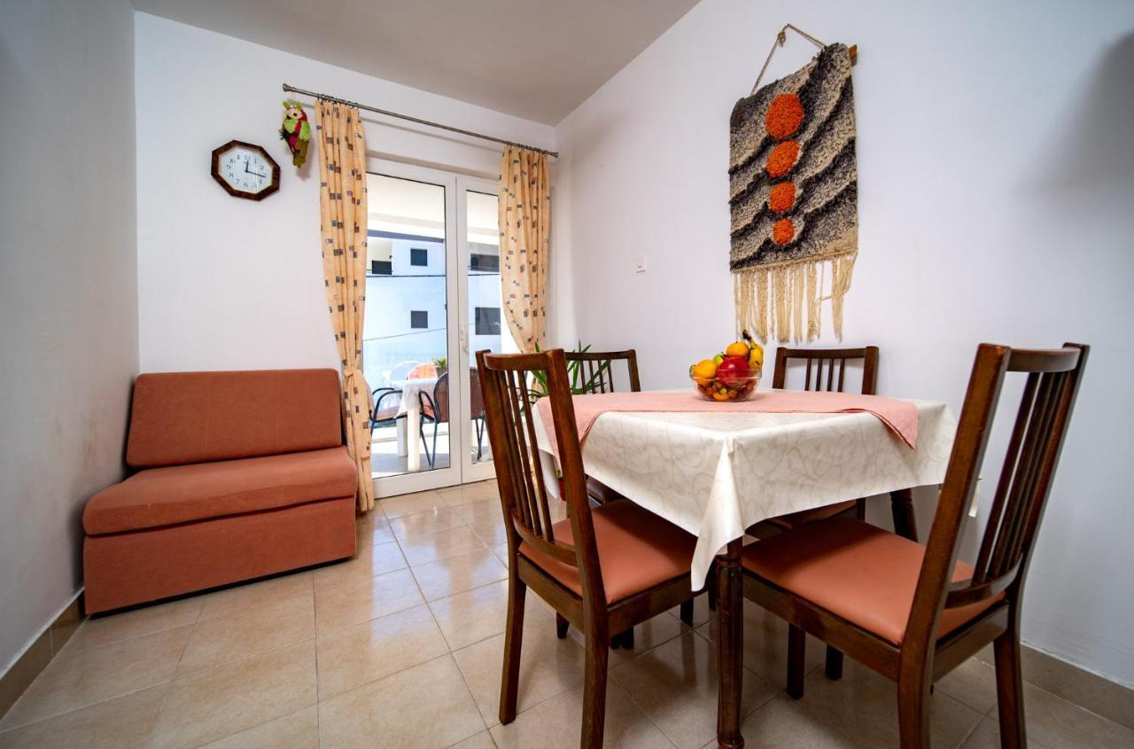 Apartments Lazaric Lopar Bagian luar foto