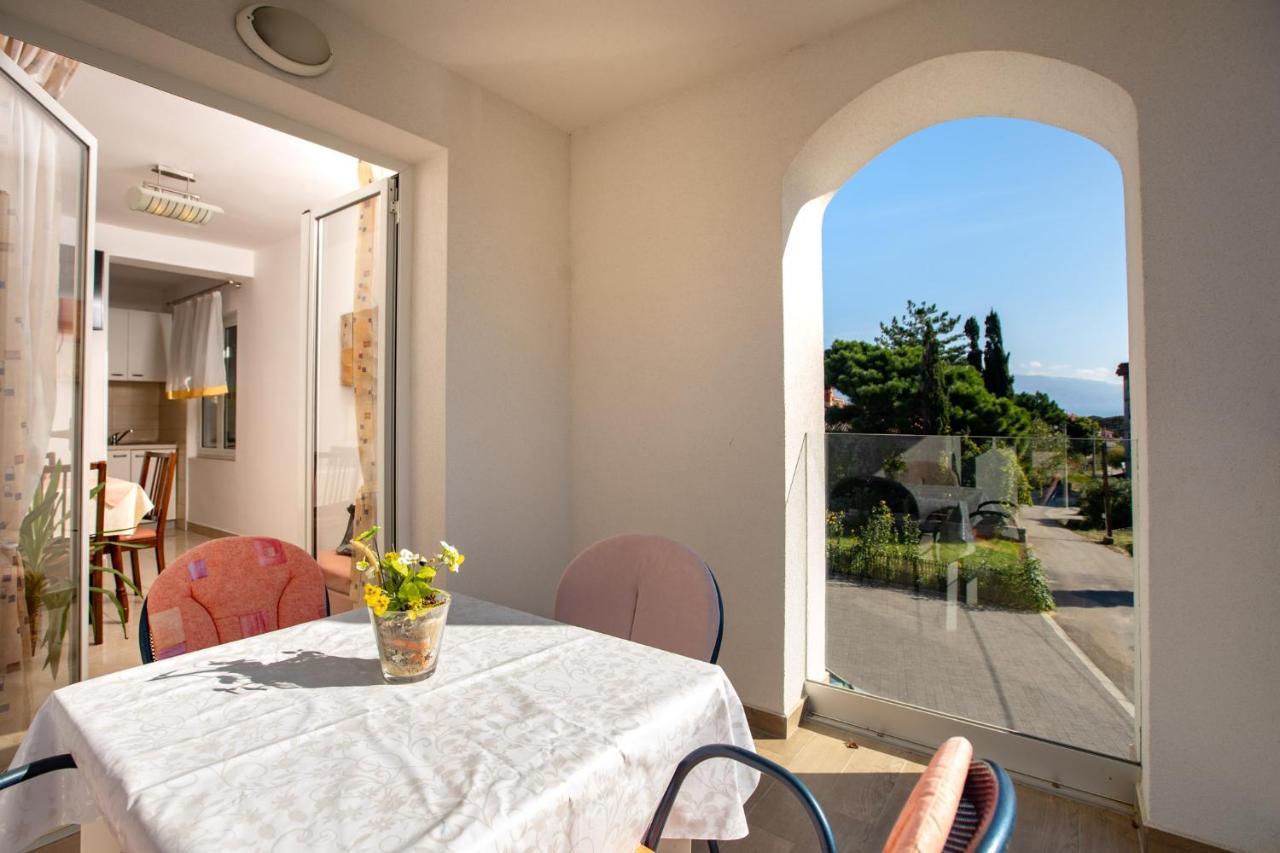 Apartments Lazaric Lopar Bagian luar foto